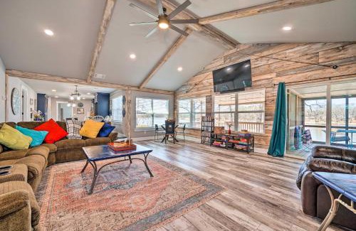 Fort Towson House | Lakefront Fort Towson Home Private Dock and 3 Decks