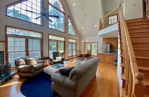 Reed Creek House | Lakefront gem on quiet Hartwell cove with private dock (sleeps 10-12)