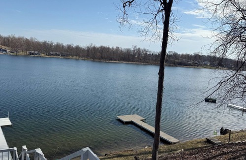 Columbia City House | LAKEFRONT HAVEN: 4BR/3BA TAKE ADVANTAGE OF KAYAKING, SWIMMING, n& BOAT RENTALS!