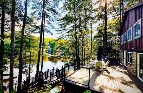 East Wakefield House | Lakefront Home-Stunning Views-Hot Tub, 3100 sqft!
