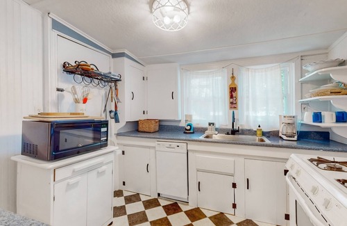 Penn Yan House | Lakefront home with gorgeous views, decks & grill on Keuka lake