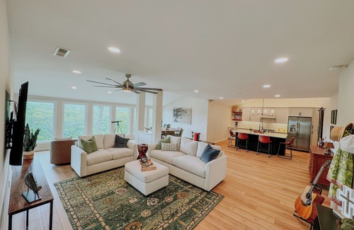 Bronston Condo | Lakefront Luxe! 3-bedroom 3-Bath condo with lake view in enchanting Woodson Bend