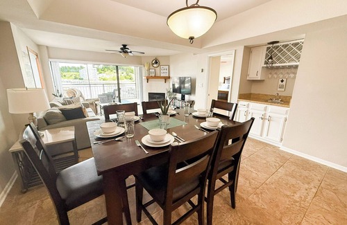 Lake Ozark Condo | Lakefront Luxury Condo at The Falls-2BD/2BA/Grill/Pool-7PP
