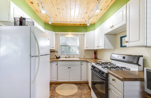 Emily Cabin | Lakefront Minnesota Escape w/Fire Pit & Boat Dock