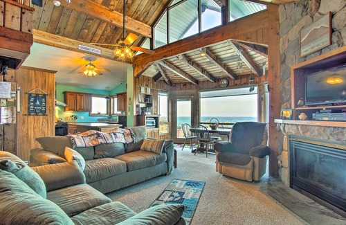 Montague Cottage | Lakefront Montague Cottage w/Deck & Beach!