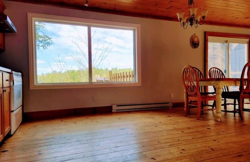 Gravenhurst House | Lakefront Muskoka of Amazing Cottage