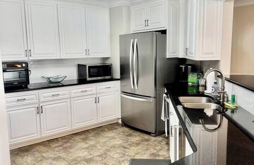 Milledgeville House | Lakefront Retreat with Pool and Room For Everyone!