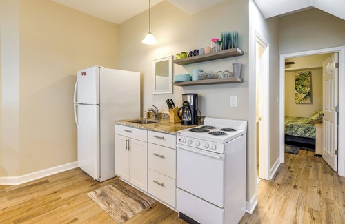 Bracey Apartment | Lakefront Retreat w/Dock, Patio & Grill in Bracey