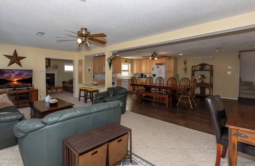 Rocky Mount House | Lakefront Retreat w/Private Dock & Large Deck – Family-Friendly Fun!