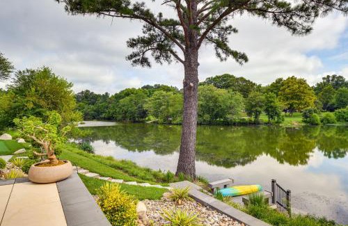 Columbia Apartment | Lakefront Retreat with Sunroom, Patio and Kayak!