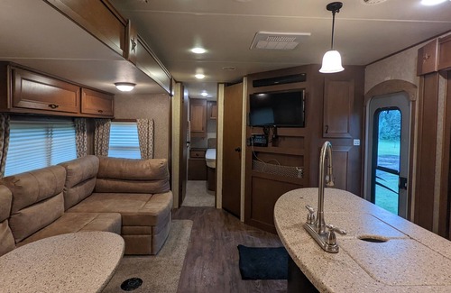 Northern Alberta House | Lakefront RV near beach & golf course!