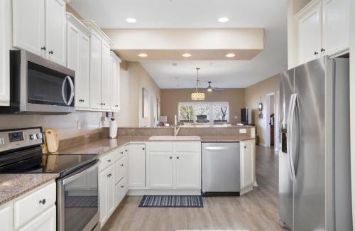 Indian Point House | Lakefront Sanctuary - Table Rock Lake Adventures