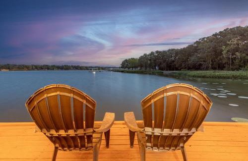 Quinlan House | Lakefront Serenity Escape on Lake Tawakoni