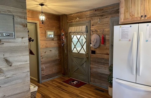 Albemarle House | Lakefront sleeps 14: Swim floats , hammocks, fire pit, grill, yard games