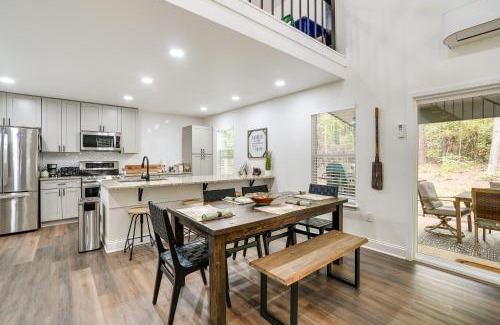 Lone Star House | Lakefront Texas Abode with Kayaks, Fire Pit and Patio!