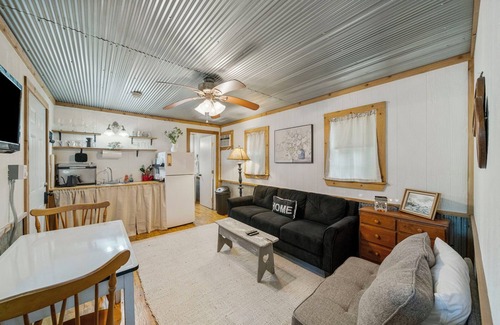 Mayes County House | Lakefront Tiny Farm House, with pool, on quiet Lake Hudson