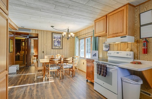 Townsend Cabin | Lakefront Townsend Cabin w/Fire Pit & Dock!