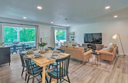Townville House | Lakefront Townville Gem with Boat Dock and Kayaks