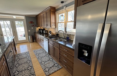 Leasburg House | Lakefront with Million Dollar Views on HYCO Lake