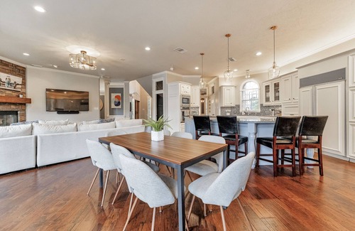 Atascocita House | Lakefront Zen Home w/Pool & Spa 30 Mins Downtown