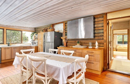 Erowal Bay House | Lakehouse at Erowal Bay