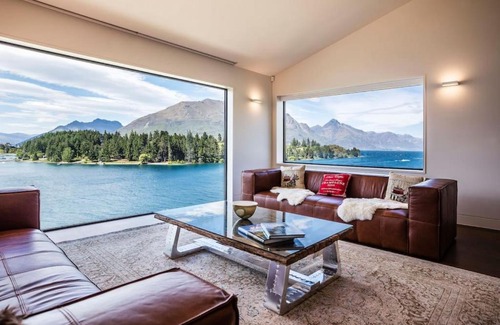 Queenstown House | Lakehouse Joela - award winning luxury home