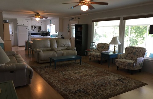 Anderson House | Lakehouse Retreat with dock, paddle boat, canoe & kayaks! Now have Gas Grill