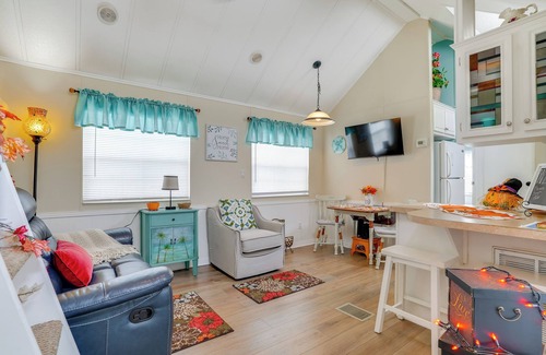 Lakeland Cottage | Lakeland Cottage w/Pool Access + Screened Porch!