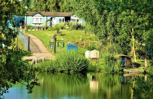 Beckingham House | Lakeland Lodge with private Hot Tub and fishing