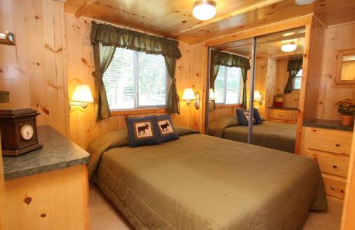 Milton Resort | Lakeland RV Campground Deluxe Loft Cabin 11