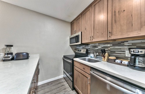 South Lake Tahoe Condo | Lakeland Village #107 Laugh & Love Updated Studio Fireplace AC Pools Hot Tubs