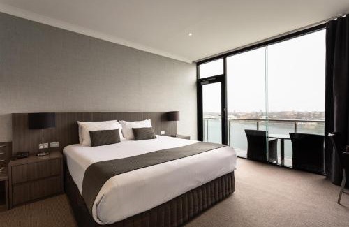 West Lakes Hotel | Lakes Hotel