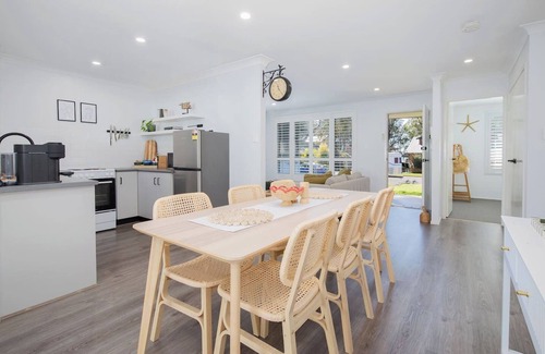 Kingfisher Shores House | Lakeshore Cottage Boho Chic with Poolside Deck