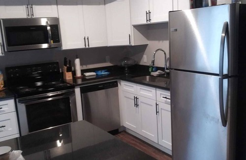 West Bloomfield House | ^LAKESIDE LUXURY TOWNHOME* 3BDRMS/2.5BTHRM/2CAR GARAGE!^