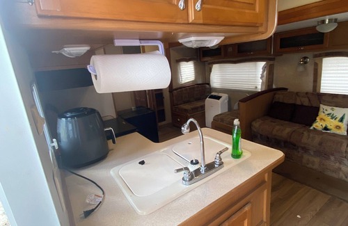 Hartsville House | Lakeside 2-bedroom RV in charming Hartsville with AC, WiFi