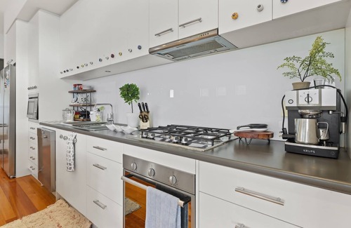 Sanctuary Lakes House | Lakeside 3-Bed Family Home with Amazing Views