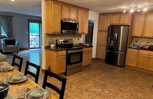 Damascus House | Lakeside Acres at Berlin Lake, OH - 4 Bedroom/3 Bath with separable studio apt