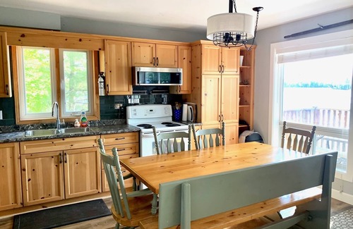 Havelock-Belmont-Methuen Cottage | Lakeside Beach Haven - 4 Season Property - Sandy beach Cordova Lake, Havelock ON
