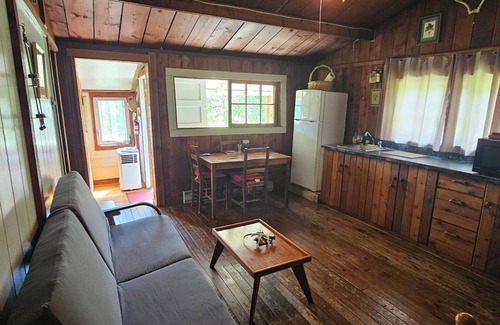 Kaslo Cabin | Lakeside Bungalow Cabin at Paradise Hills