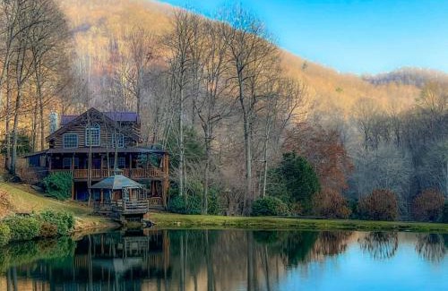 Mars Hill House | Lakeside Cabin - 2 Fireplaces-Hot Tub-Game Room