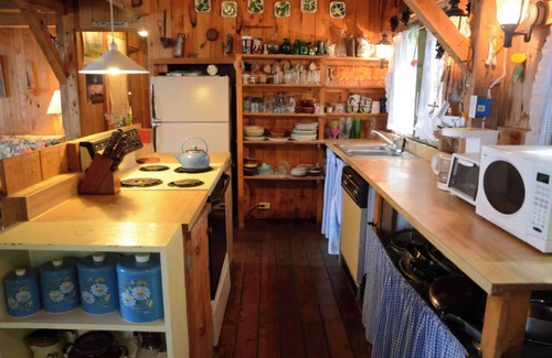 Charlotte Cabin | Lakeside cabin on Lake Champlain in charming Charlotte, Vt