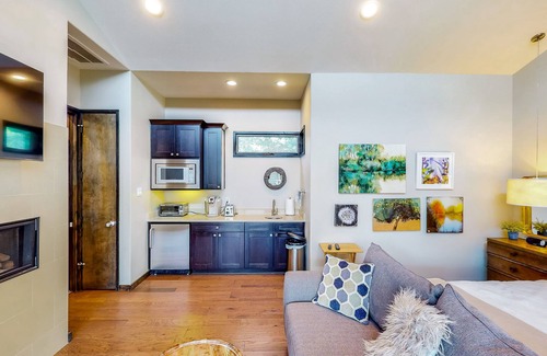 Spicewood Cabin | Lakeside cabin with outdoor kitchen/dining, firepit, WFH desk, soaking tub