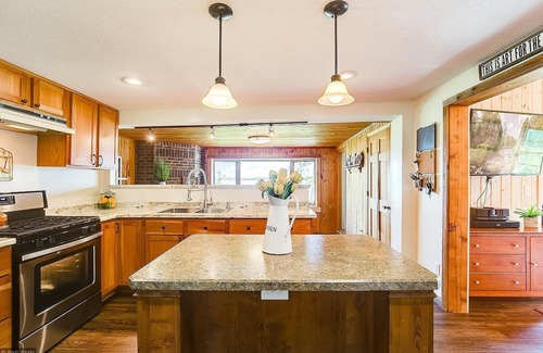 Luck Cabin | Lakeside Cottage - Amazing WI lake cabin perfect for the family