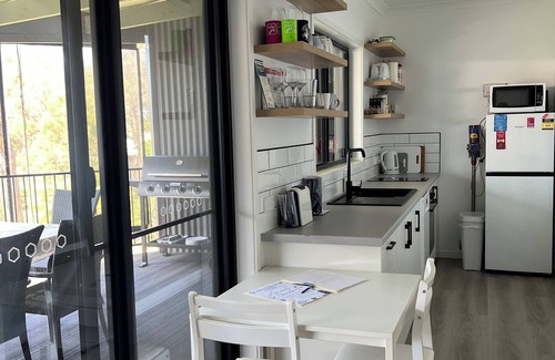 Coongulla House | LAKESIDE COTTAGE