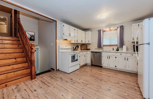 South Bruce Peninsula Cabin | Lakeside Cottage Bliss: Nature at Your Door!