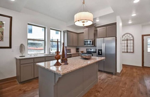 Lindale Condo | Lakeside Getaway #3 near Canton Trade Days