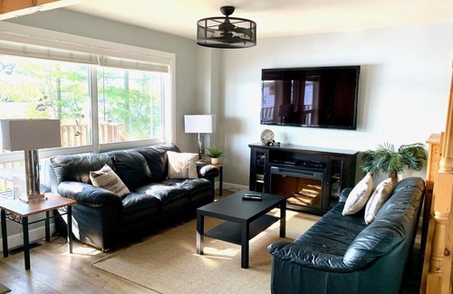 Havelock-Belmont-Methuen House | Lakeside Haven - 4 Season Property - Cordova Lake, Havelock Ontario