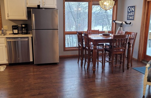 Luck Cabin | Lakeside home with plenty of amenities for all, on river fed Lake!