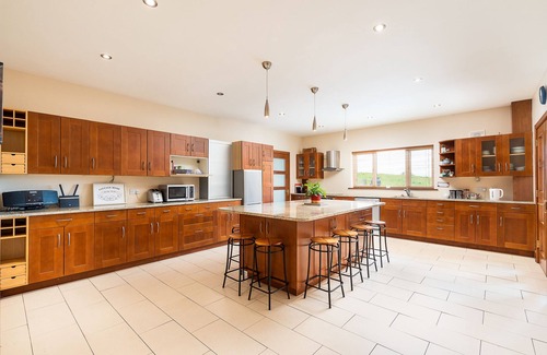 Tudenham House | Lakeside Country Home