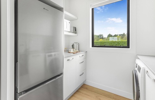 Richmond Downs Cottage | LakeSide Karapiro Downstairs Apartment